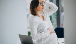 Quase metade das mães já perdeu oportunidade de emprego por estar grávida ou ter filhos