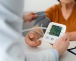 Pressão alta pode ter relação com a forma como você respira, alertam especialistas