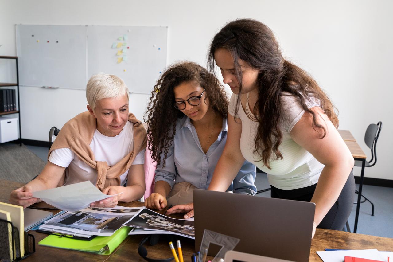 Instituto Lojas Renner e Instituto ACP abrem inscrições para formação gratuita de OSCs que promovem os direitos das mulheres