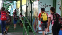Desigualdade começa na infância e compromete toda a trajetória escolar, alertam especialistas